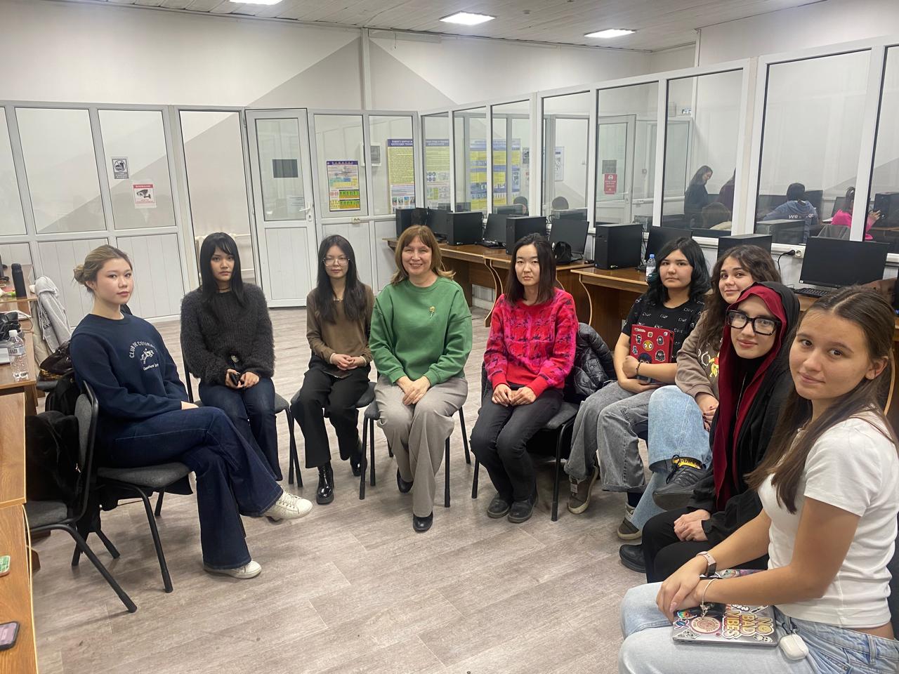 Өзгеше аяқталған оқиға – жаңа мағына: ҚазҰУ студенттері сүйікті шығармаларының соңын қайта қиюластырып шықты